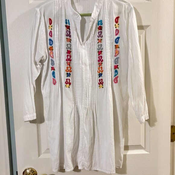 Embroidered White Tunic top - Picture 1 of 7